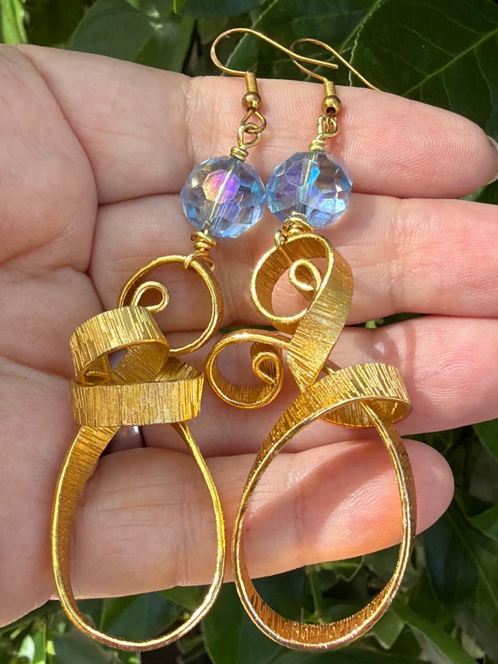VINTAGE RIBBON DESIGN IRIDESCENT BLUE RHINESTONE CRYSTAL DANGLE DROP EARRINGS